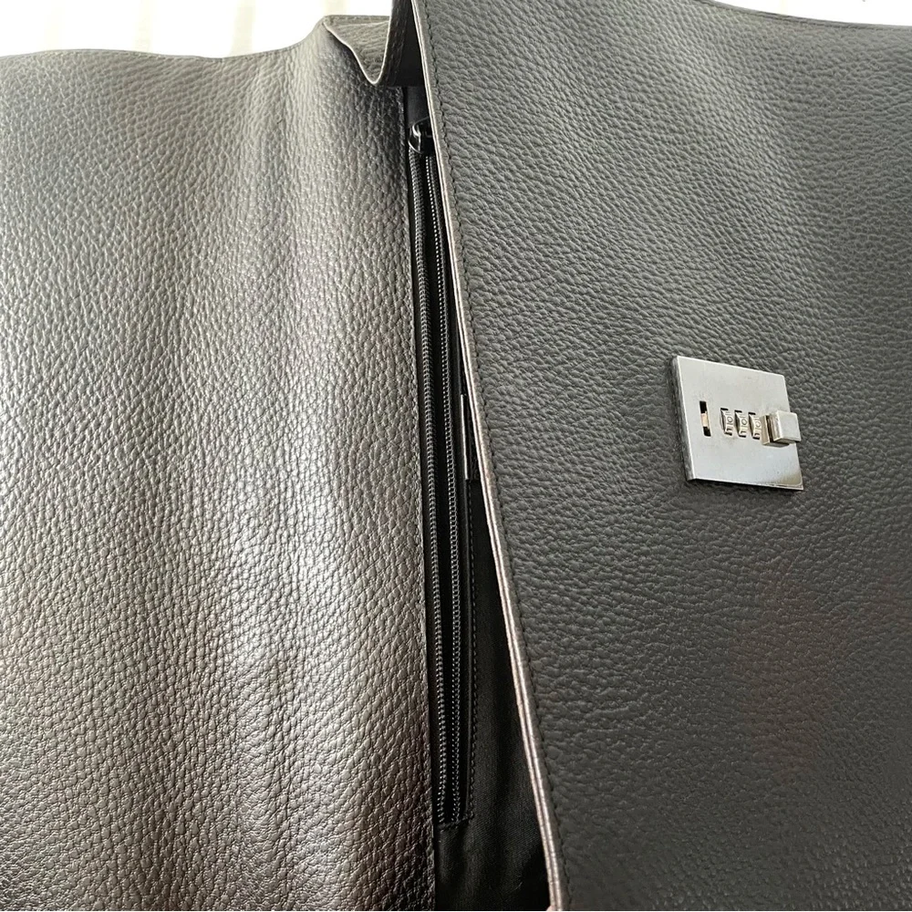Gucci dark brown black pebbled leather unisex briefcase laptop bag